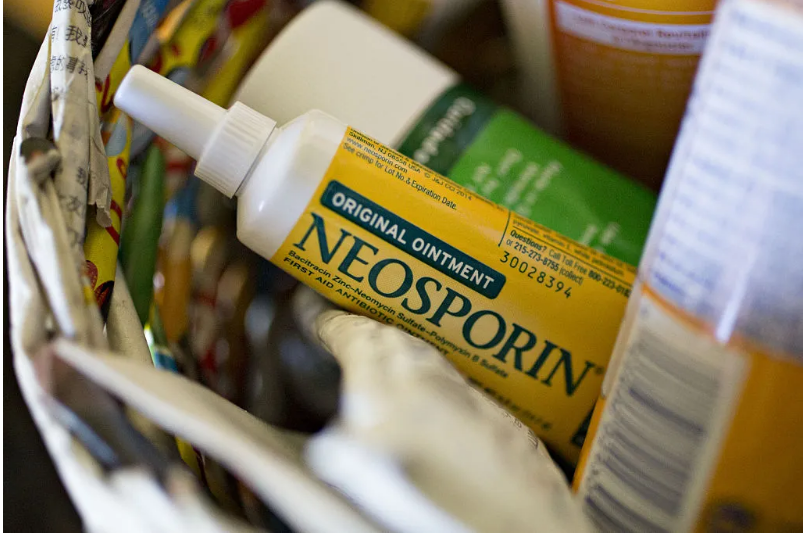 在鼻腔中涂抹孚诺软膏（Neosporin）真的可以帮助预防病毒感染吗？